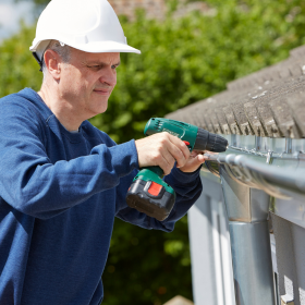 Gutter Installer